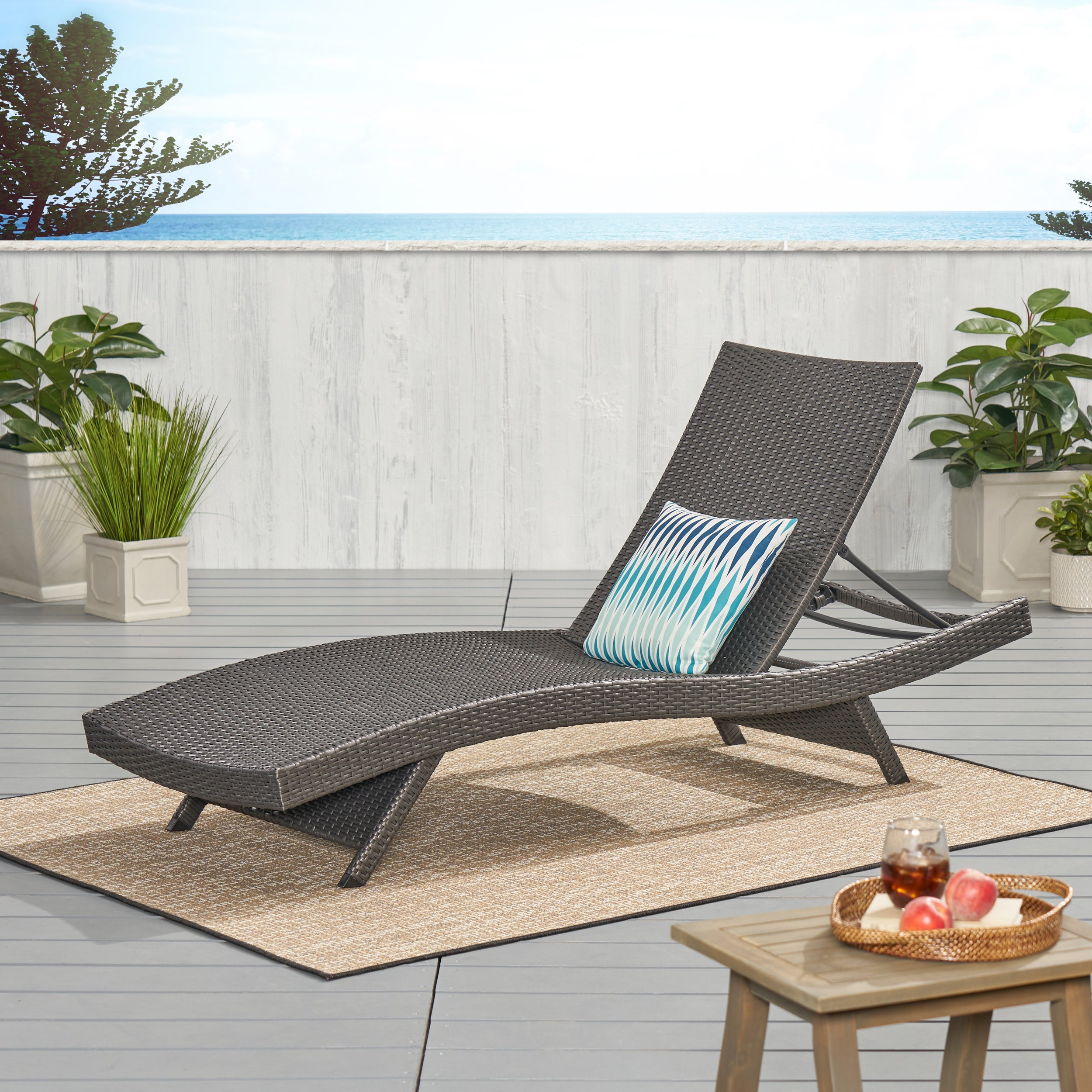 Salem Wicker Chaise Lounge | Patio Furniture