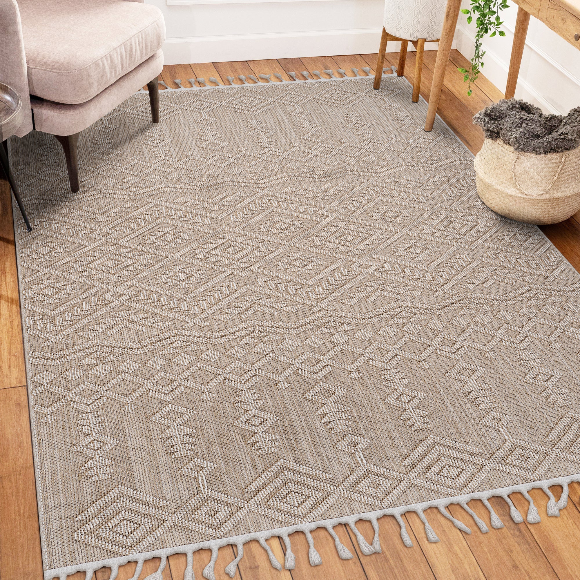 LOOM & LUXE 5x7 Area Rug: Indoor/Outdoor