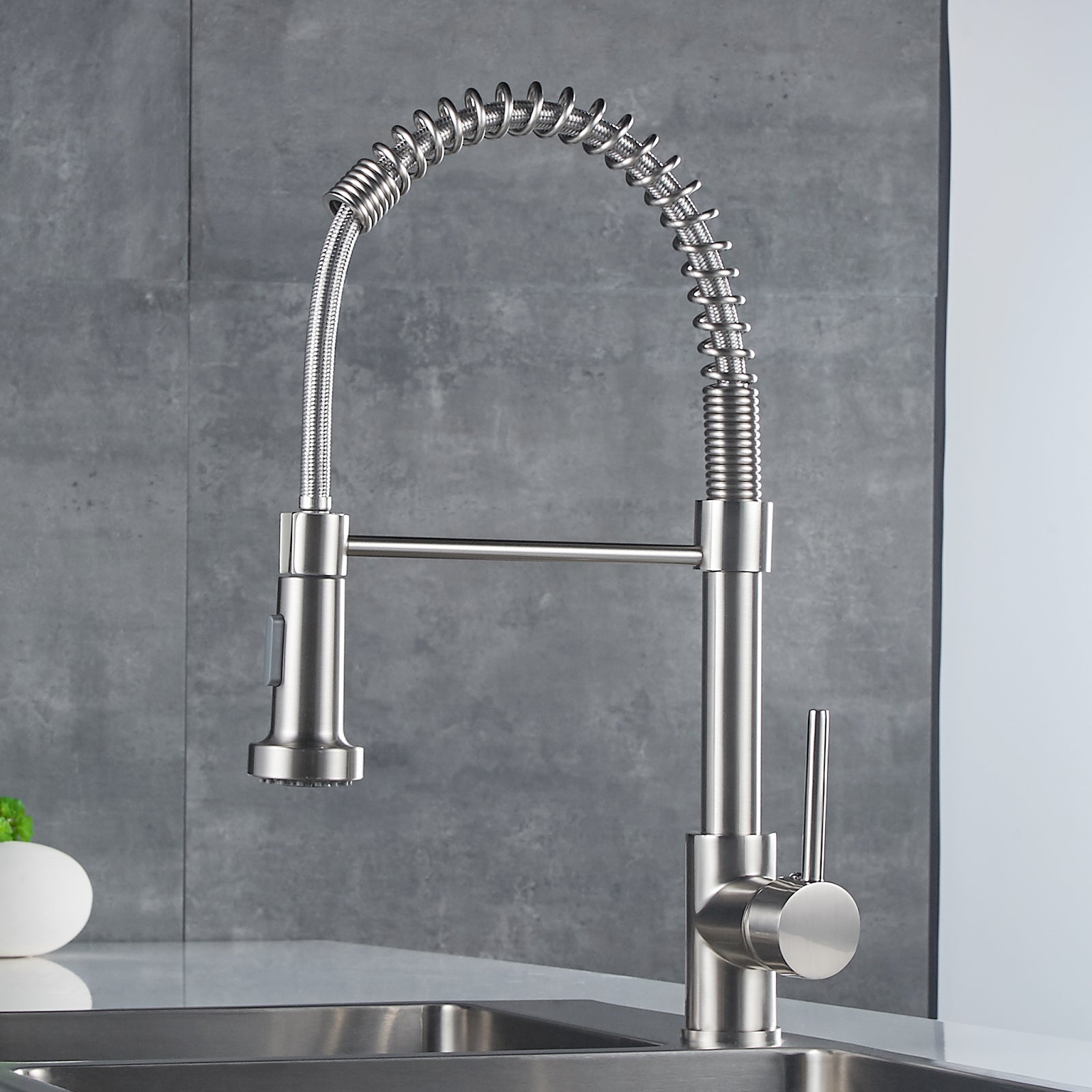 Pull-Down Kitchen Faucet: Single Handle, Commercial Grade