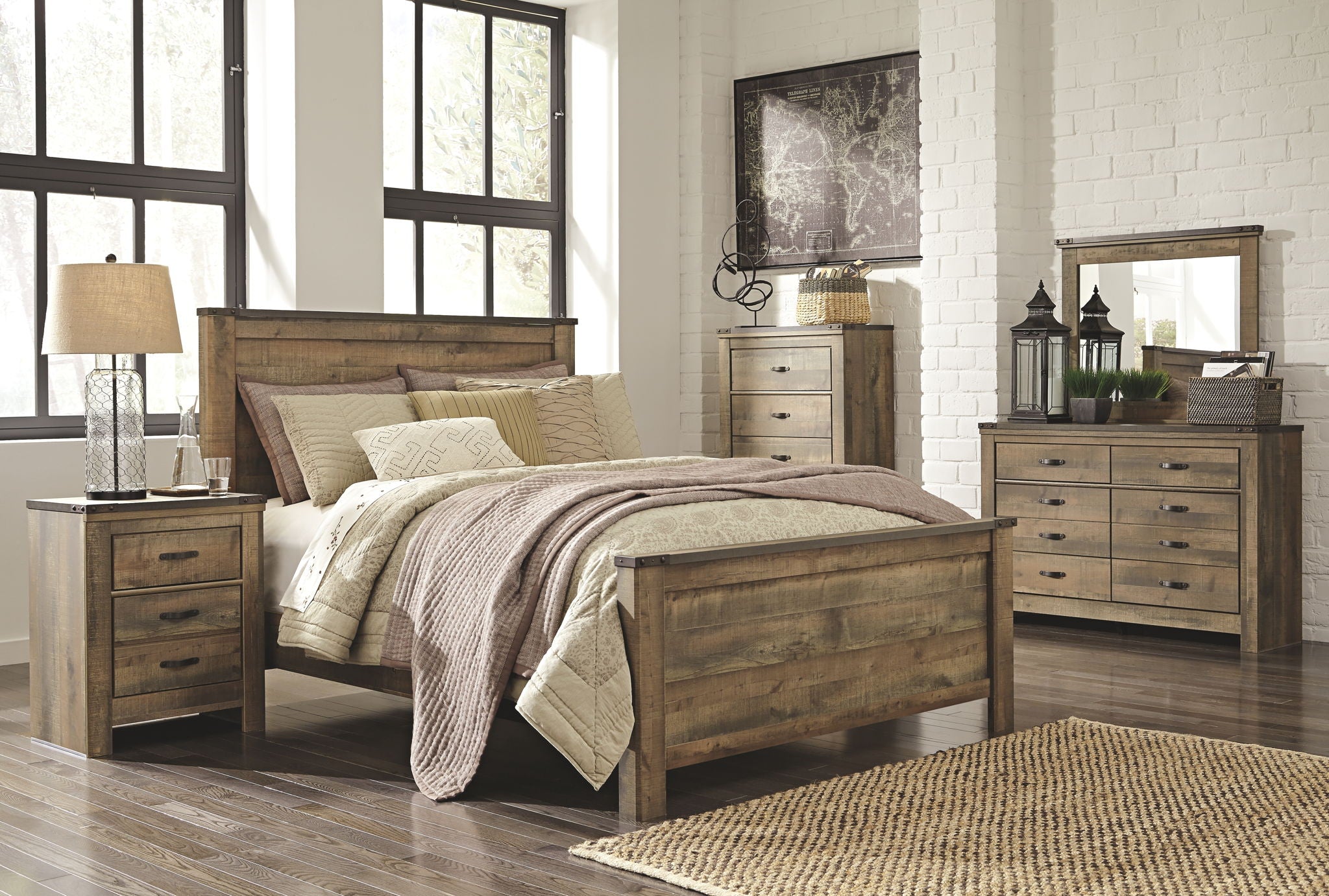Trinell - Panel Bed