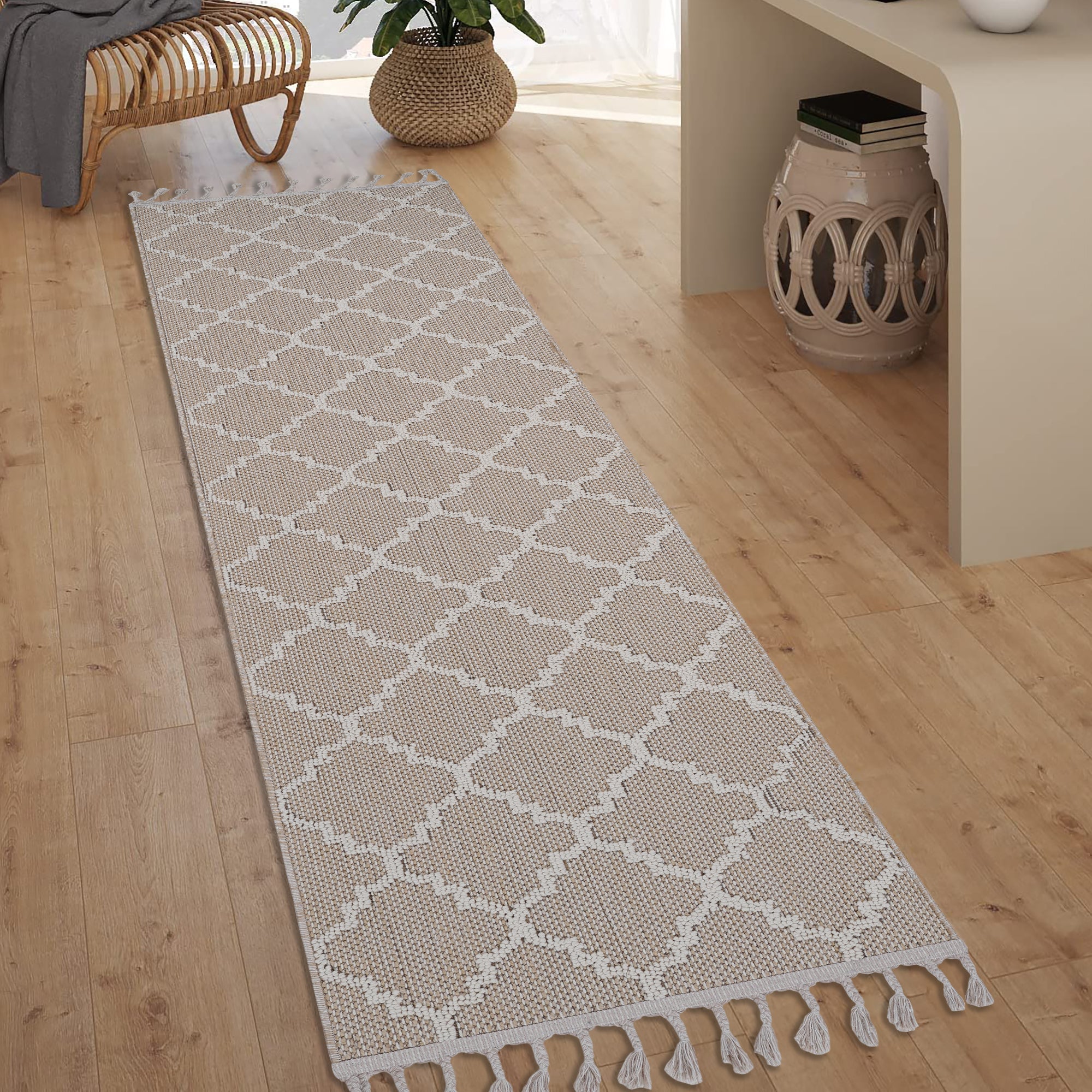 Luxury Ivory Trellis Area Rug (2x8)