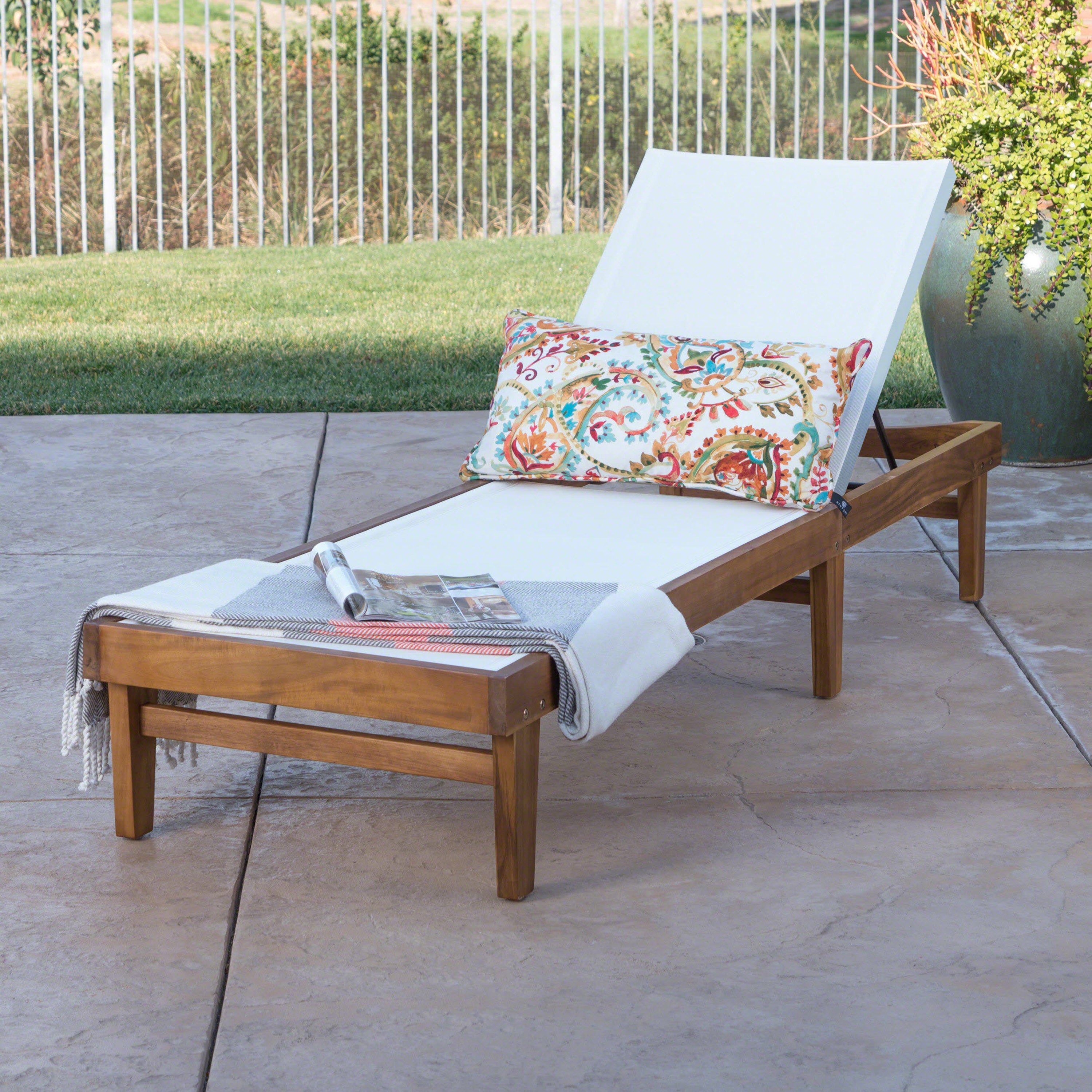 Summerland White Mesh Chaise Lounge