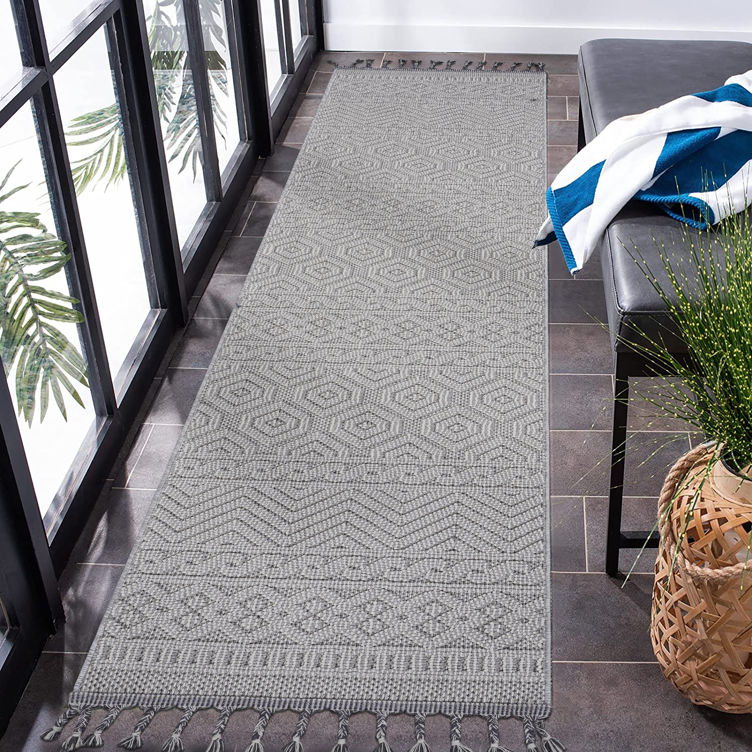LOOM & LUXE 2x8 White Geometric Rug
