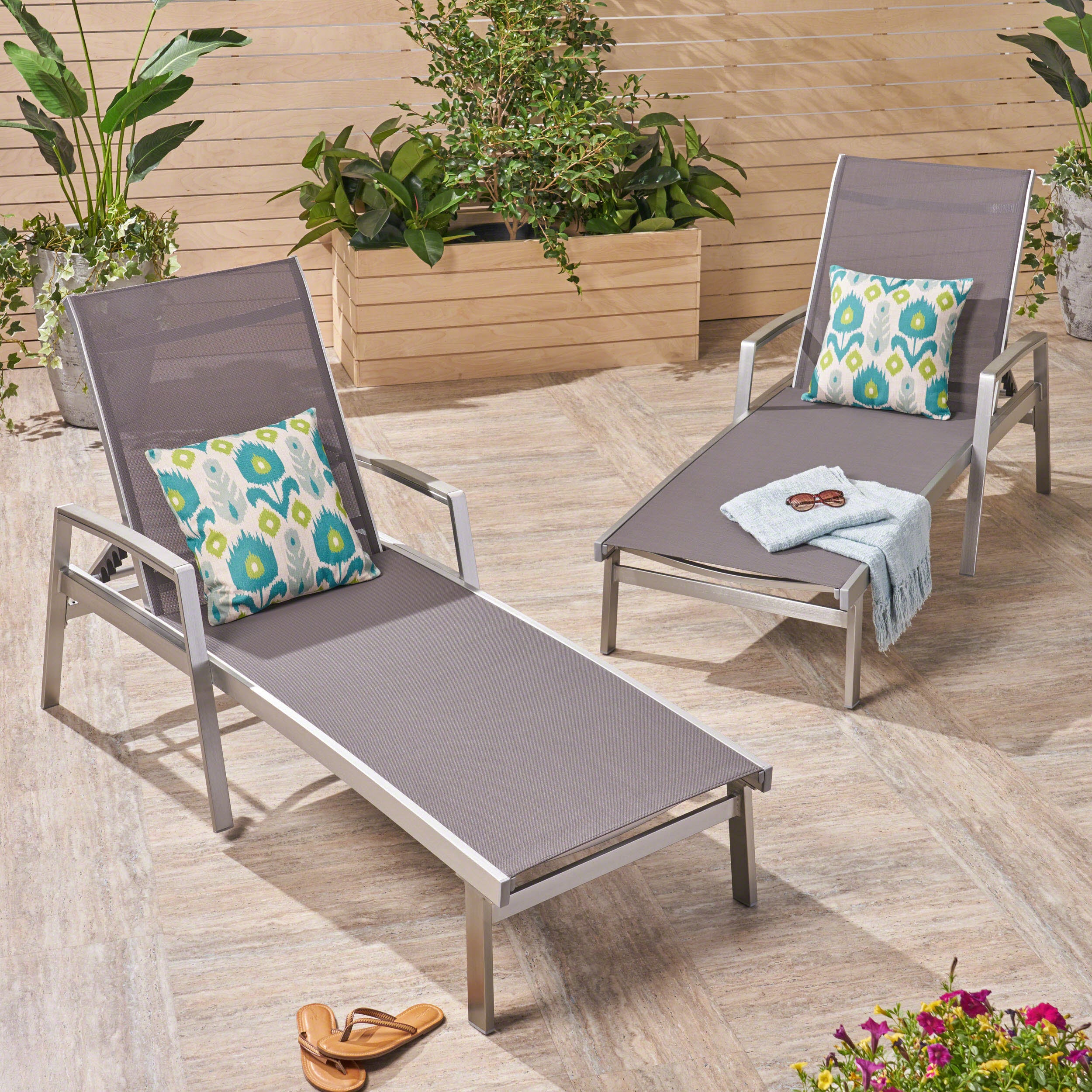 OXTON Outdoor Chaise Lounge: Weather-Resistant Patio Recliner