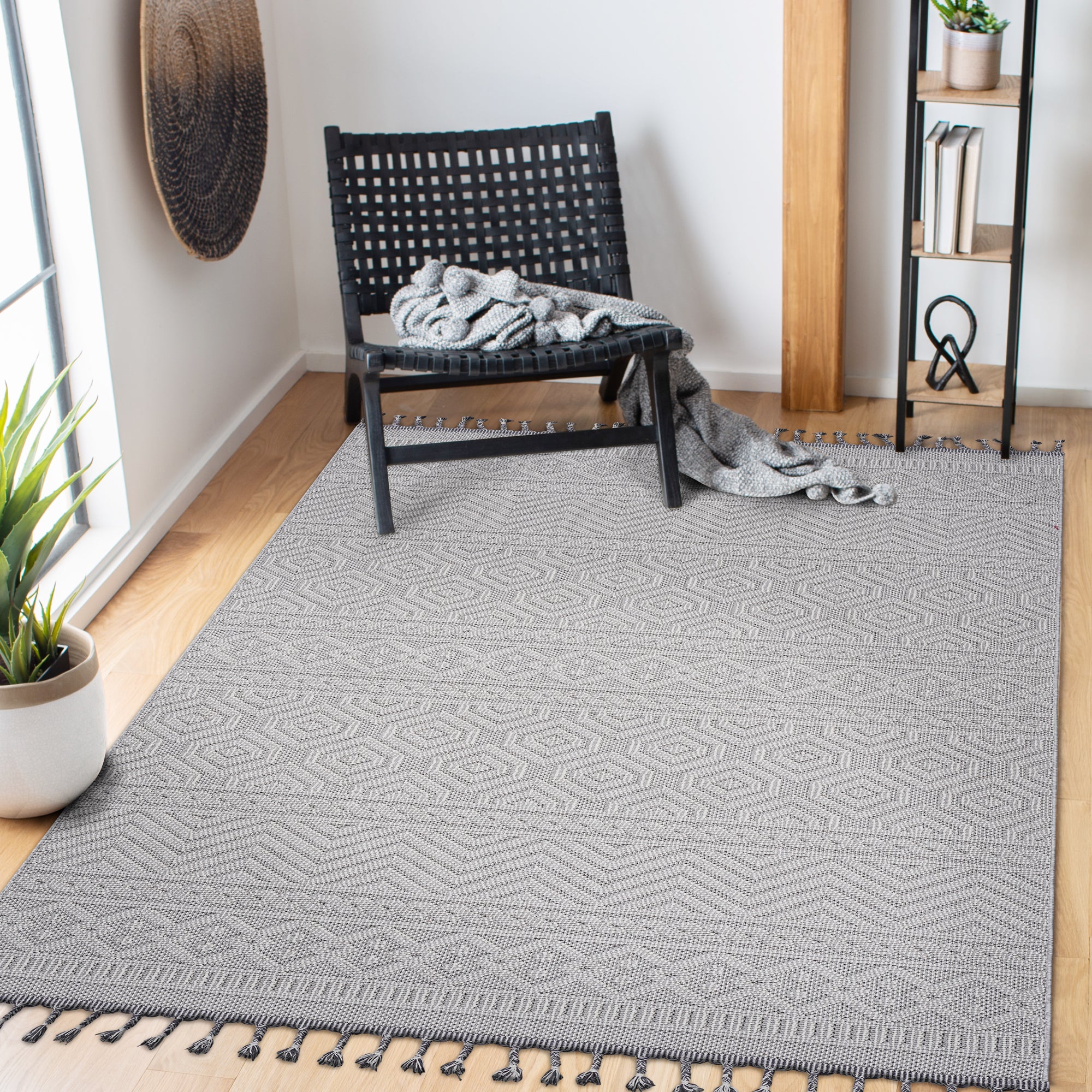 Geometric Area Rug: Loom & Luxe 6x9 White