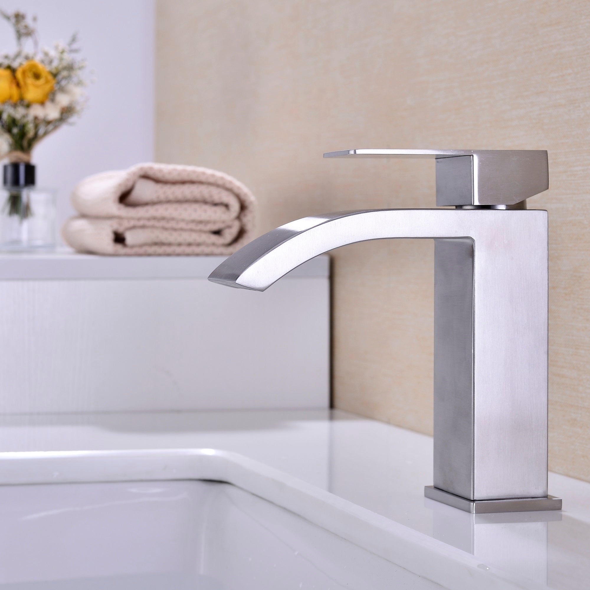 Waterfall Bathroom Sink Faucet: Single Handle