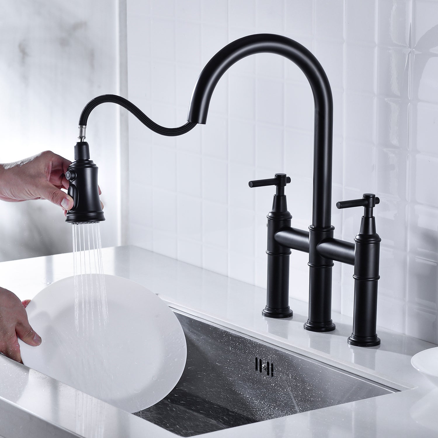 Pull-Down Kitchen Faucet: Spot-Free Finish