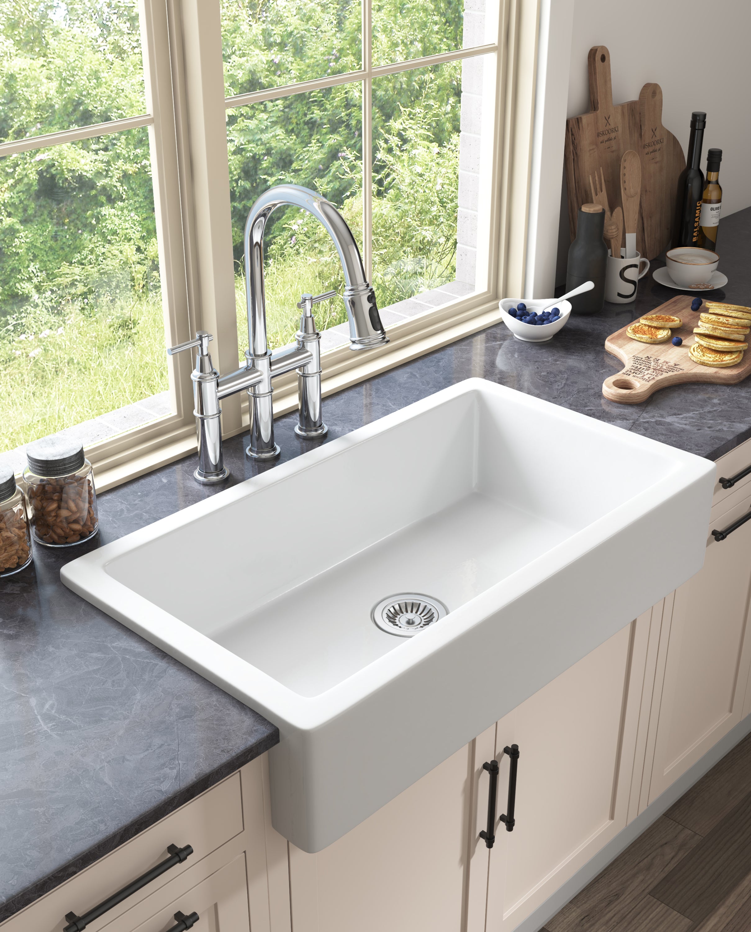 Pull-Down Kitchen Faucet: Spot-Free Shine
