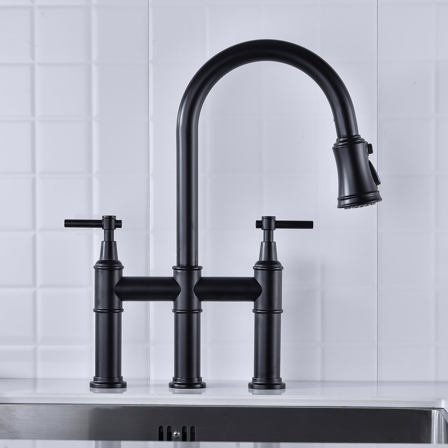 Pull-Down Kitchen Faucet: Spot-Free Shine