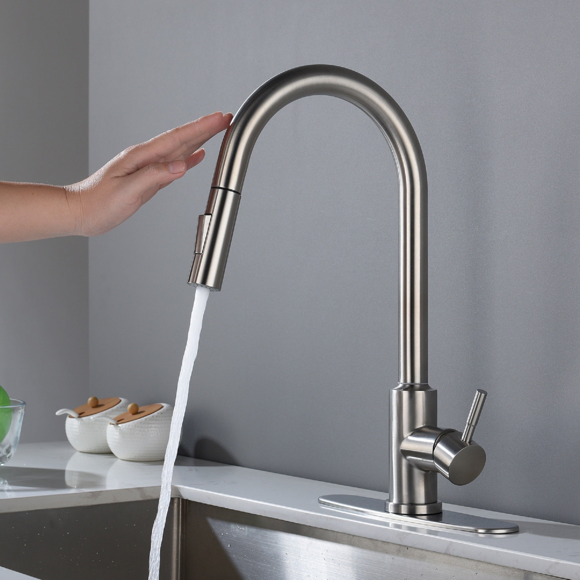 Pull-Down Kitchen Faucet: Touch & Spray