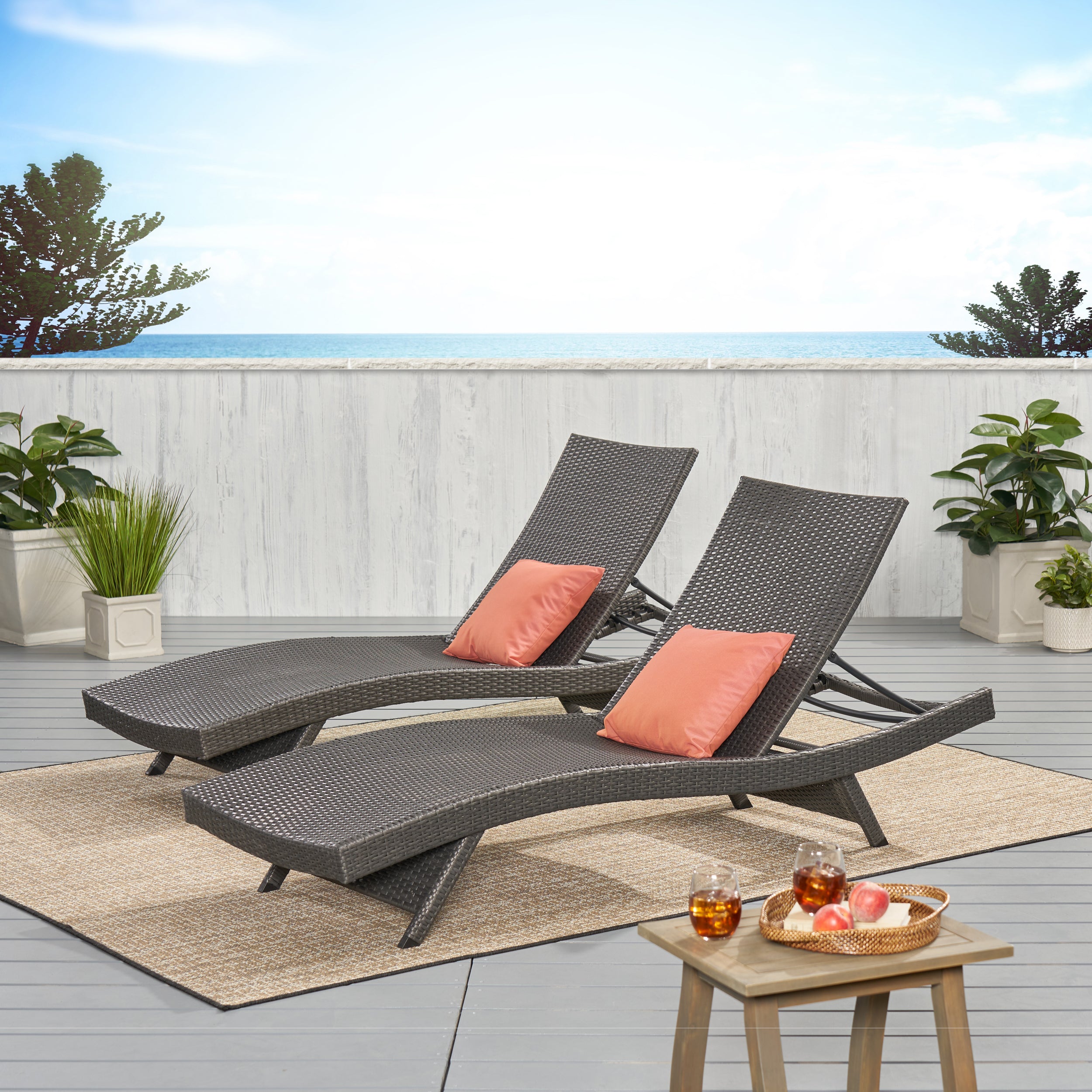 Salem PE Wicker Chaise Lounge: Relax in Style