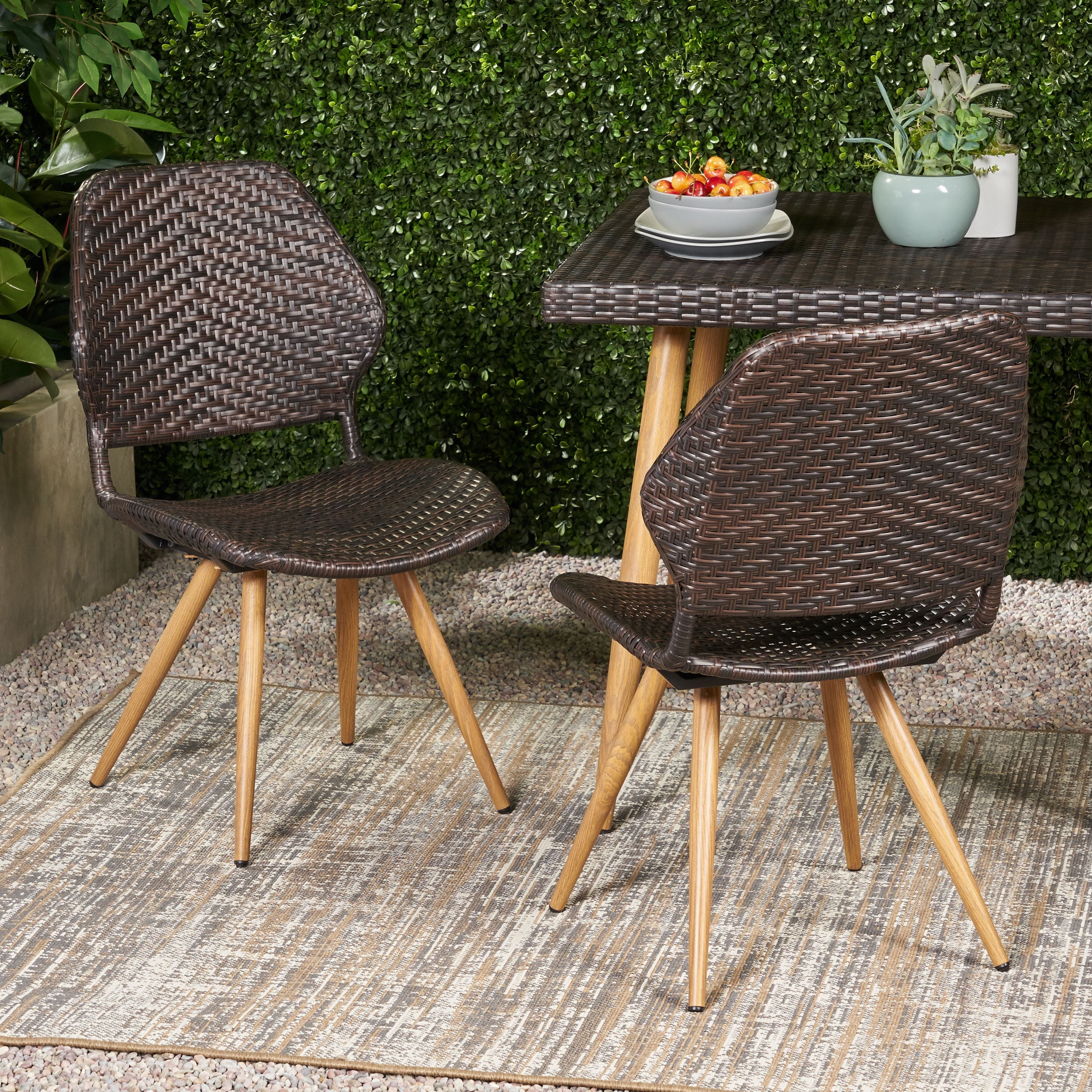 Laryn Dining Chairs (Set of 2)