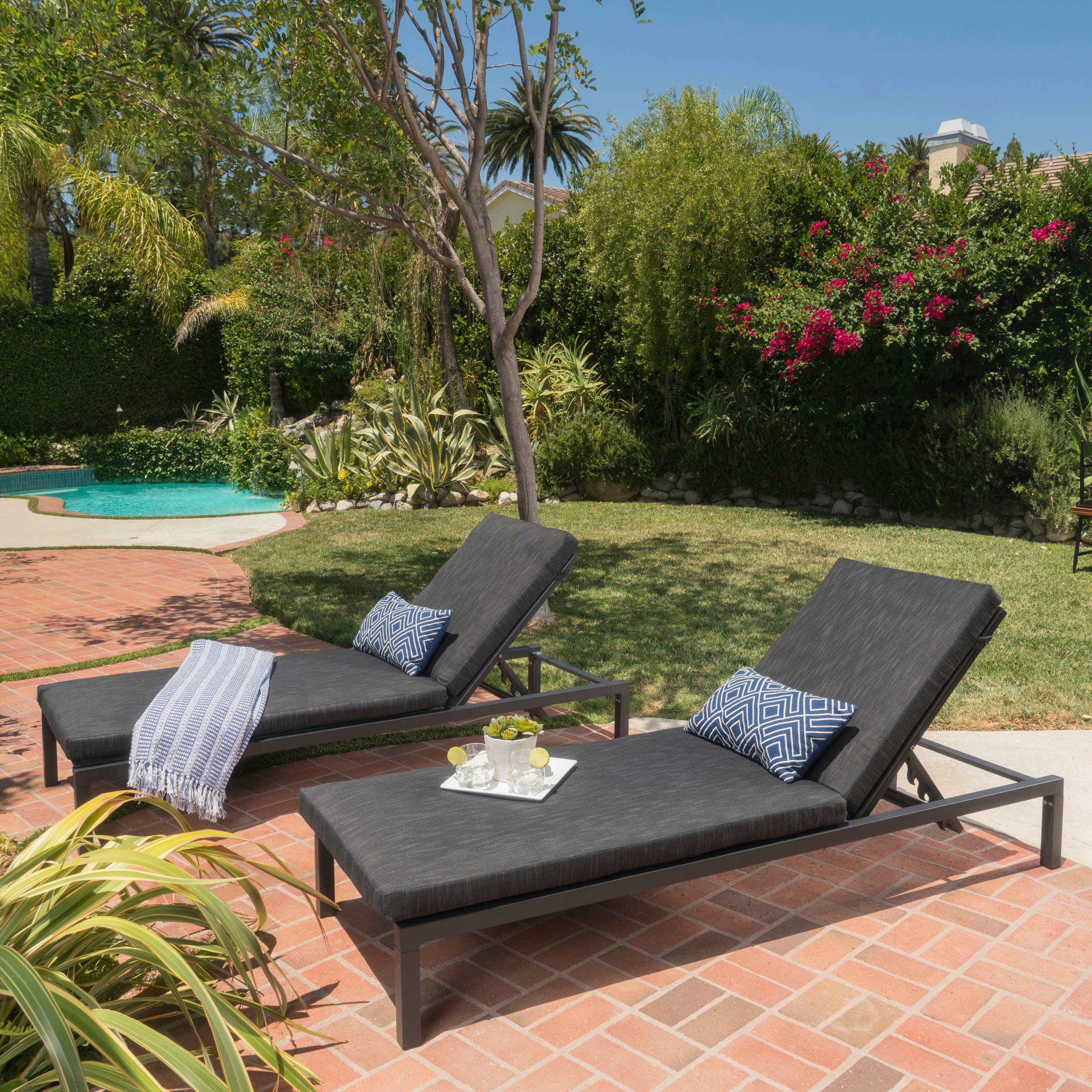 NAVAN Dark Grey Chaise Lounge