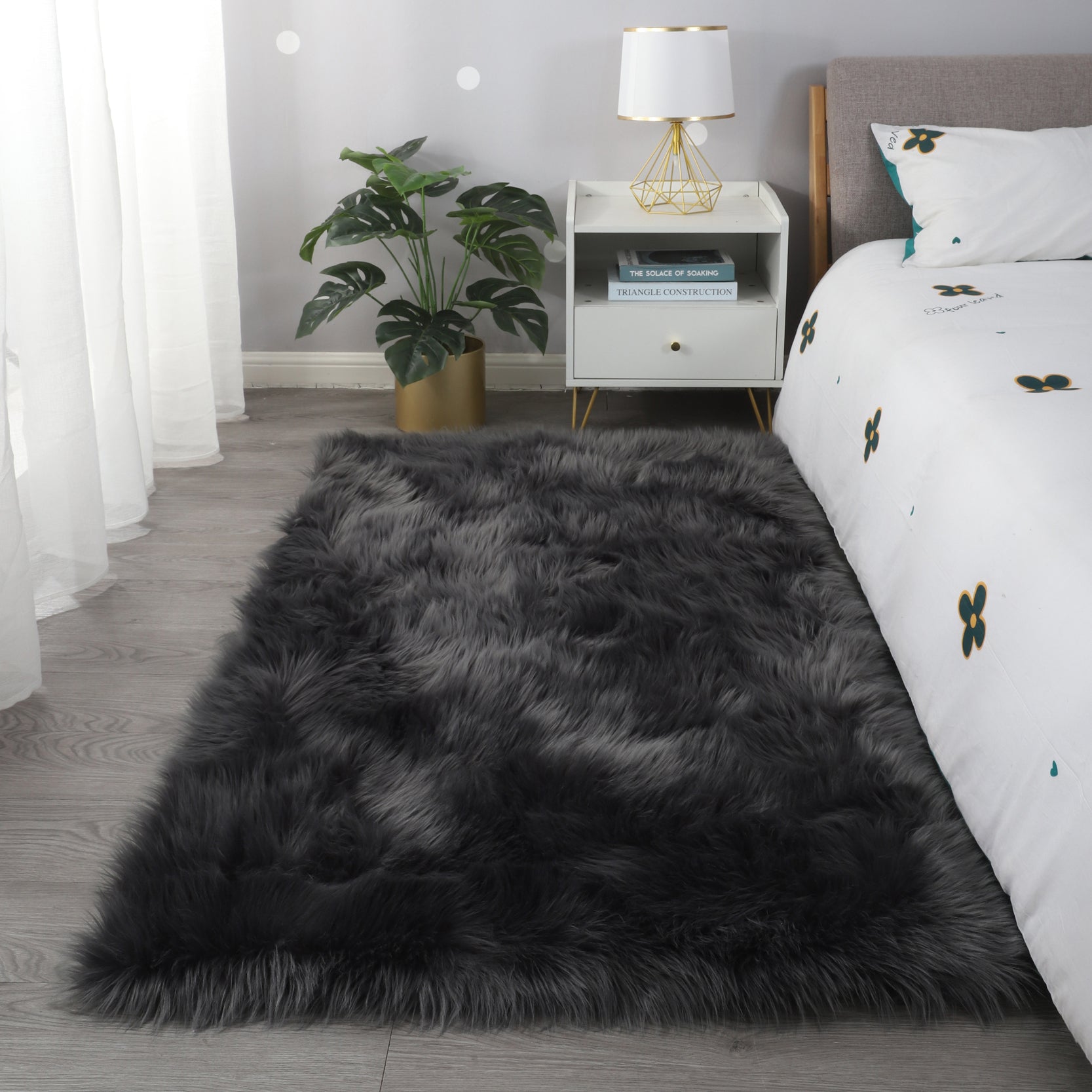 Fluffy Faux Fur Rug: Cozy Sheepskin Area Rug