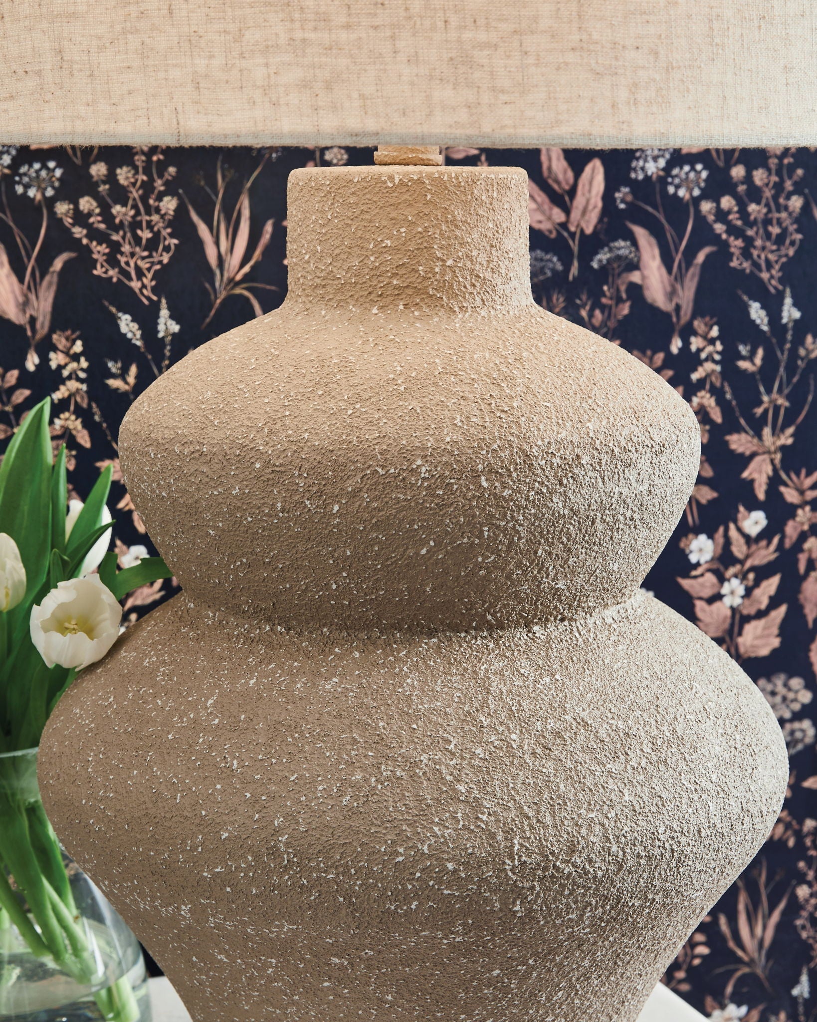 Jossleigh - Metal Table Lamp - Beige