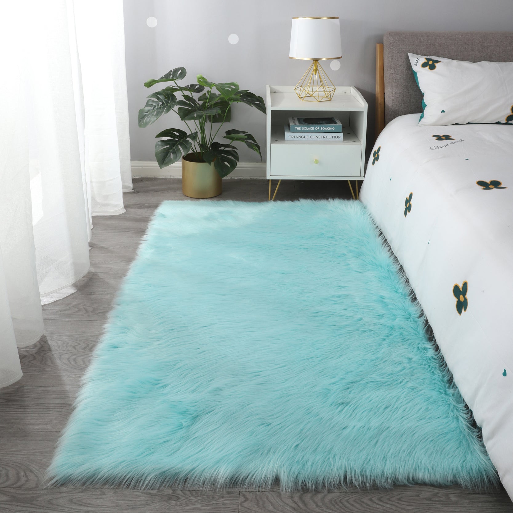 Ultra Soft Faux Fur Rug: Cozy Sheepskin Area Rug