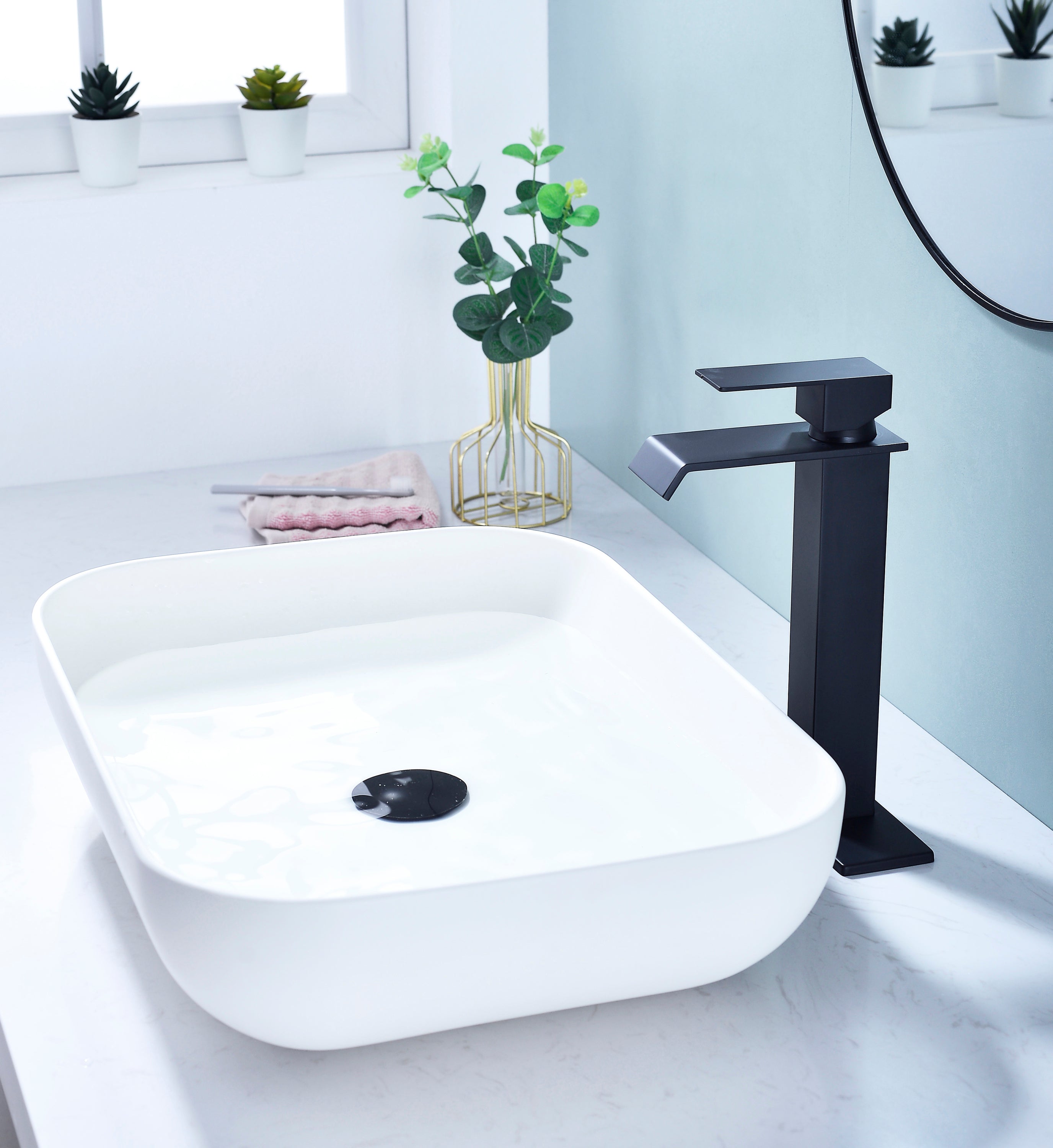 Waterfall Bathroom Faucet: Single Handle Sink Faucet