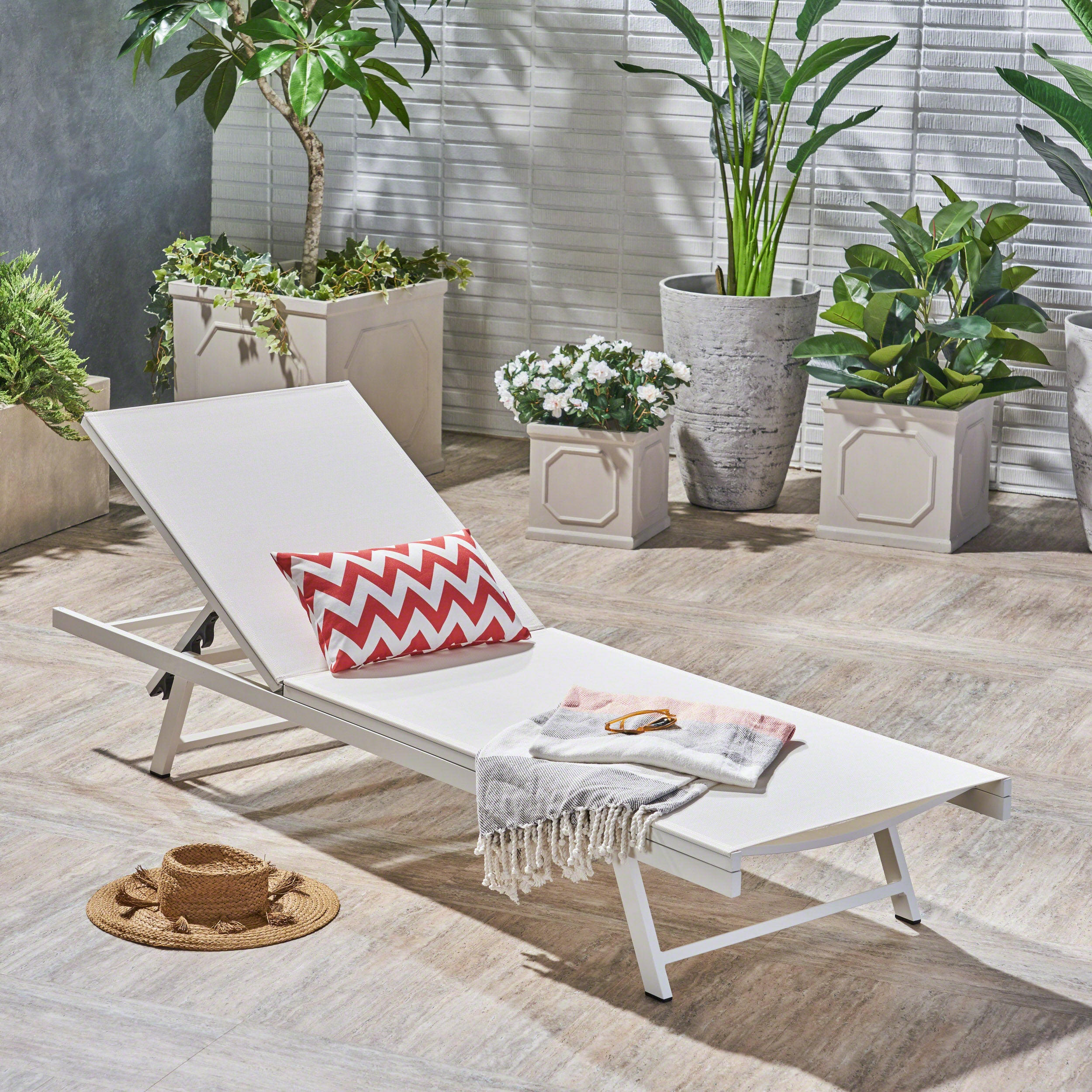 Salton Chaise Lounge | Outdoor Patio Furniture