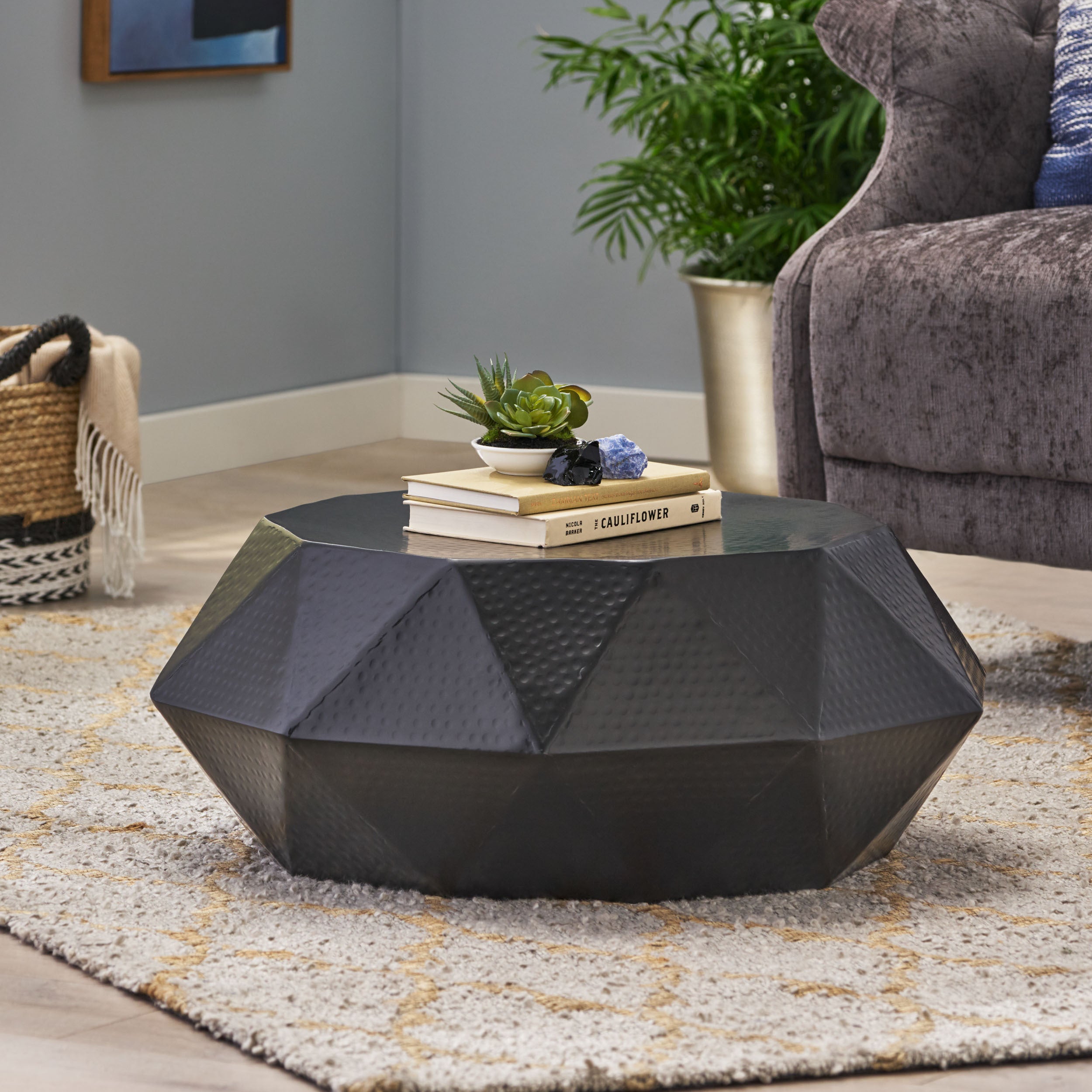 Polygonal Coffee Table: Modern & Stylish